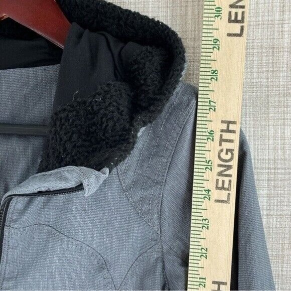 Lululemon Womens Size 4 Jacket full zip *flaw* 1311 - Picture 2 of 8